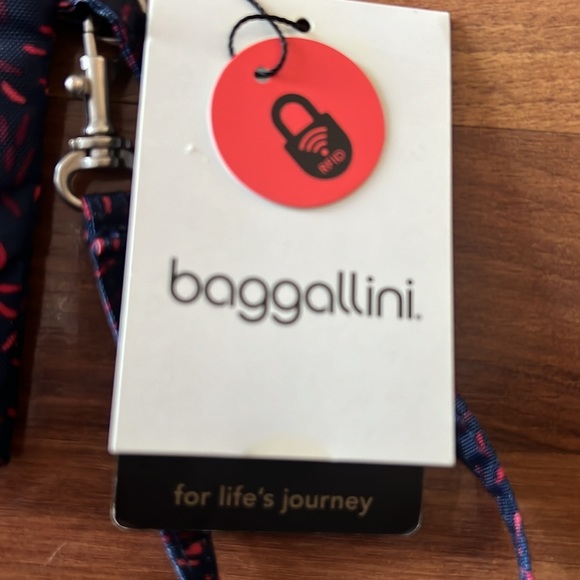 Baggallini wristlet - Picture 2 of 6